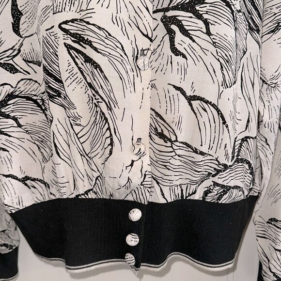 Vintage 90s Melrose Black & White Leaf Motif Button Front Rayon Blouse - Picture 3 of 8